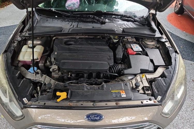 Used Ford Escort 2015 1.5L Automatic Fashion Model Engine Bay