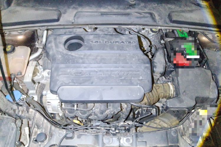 Used Ford Escort 2015 1.5L Automatic Fashion Model Engine Bay