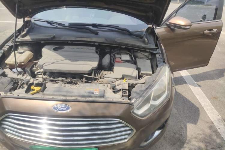 Used Ford Escort 2015 1.5L Automatic Fashion Model Engine Bay Left