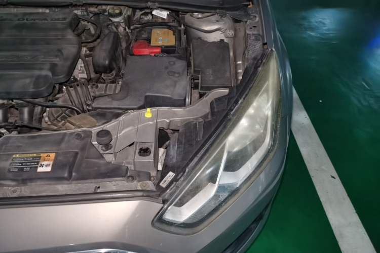 Used Ford Escort 2015 1.5L Automatic Comfort Edition Engine Bay Left