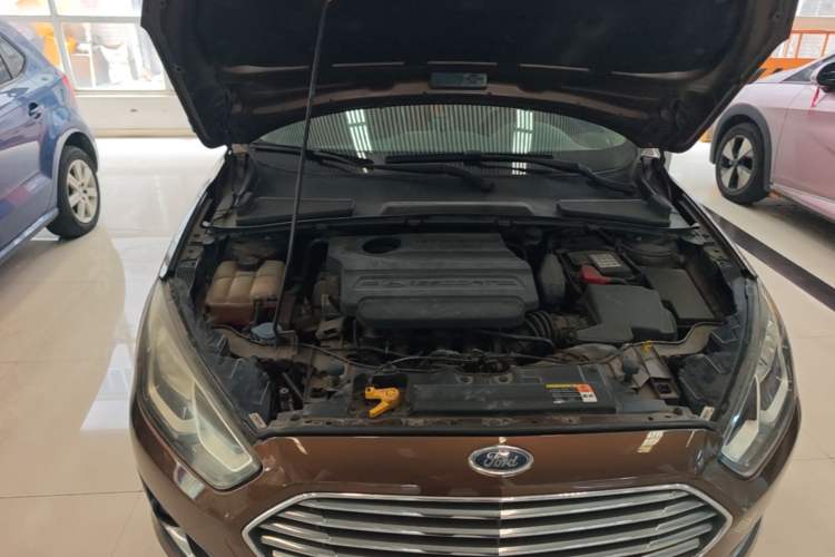 Used Ford Escort 2015 1.5L Automatic Fashion Model Engine Bay Right