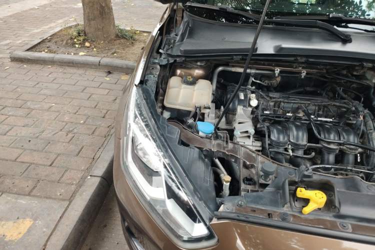 Used Ford Escort 2015 1.5L Automatic Comfort Edition Engine Bay Right