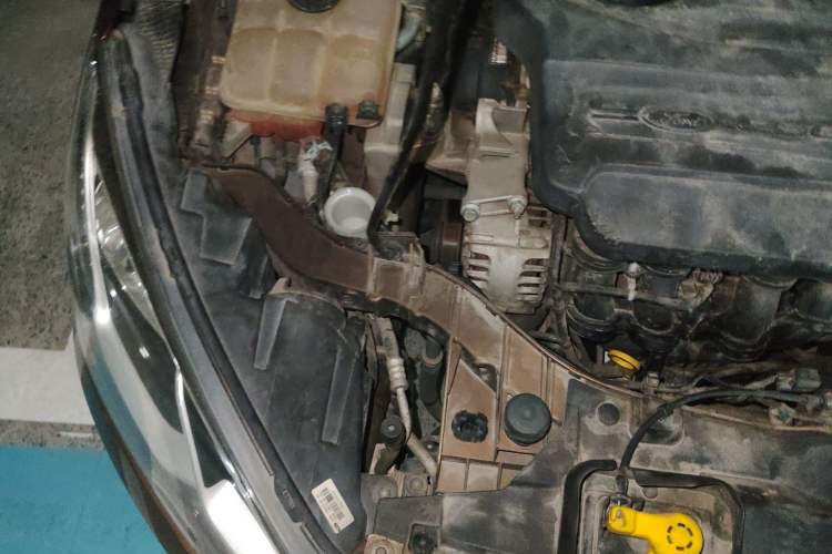 Used Ford Escort 2015 1.5L Automatic Fashion Model Engine Bay Right