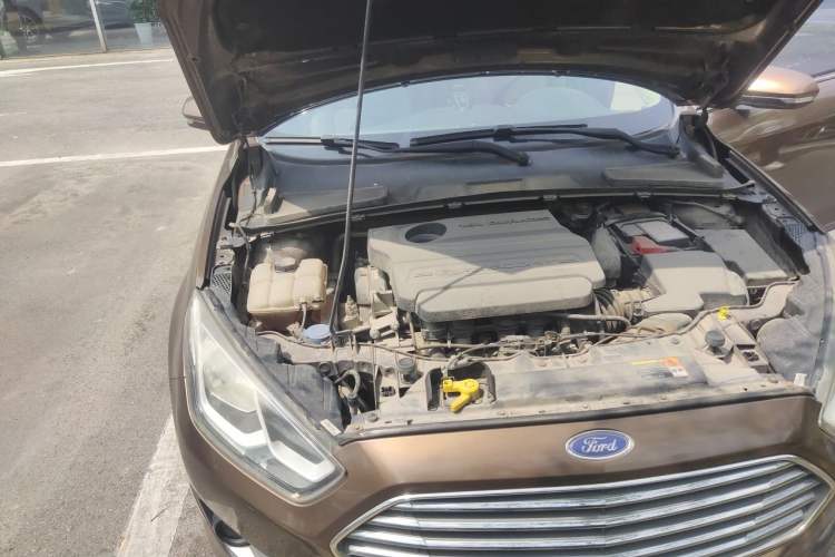 Used Ford Escort 2015 1.5L Automatic Fashion Model Engine Bay Right