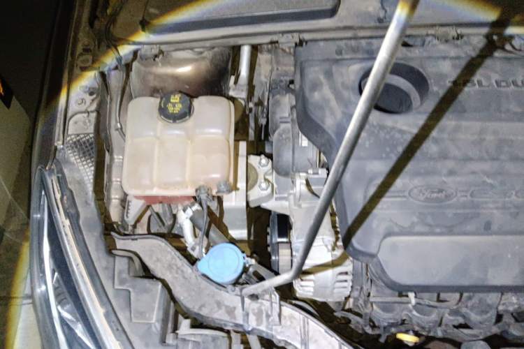Used Ford Escort 2015 1.5L Automatic Fashion Model Engine Bay Right