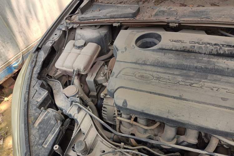 Used Ford Escort 2015 1.5L Automatic Fashion Model Engine Bay Right