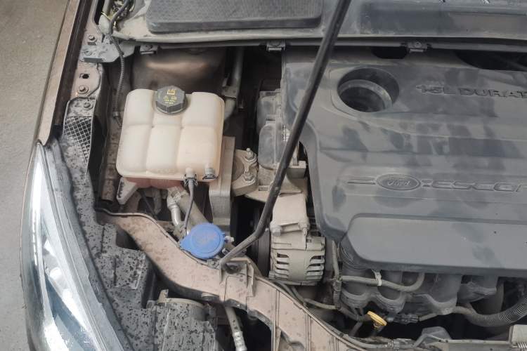 Used Ford Escort 2015 1.5L Automatic Comfort Edition Engine Bay Right