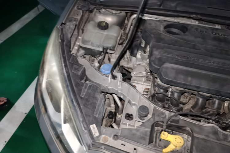 Used Ford Escort 2015 1.5L Automatic Comfort Edition Engine Bay Right