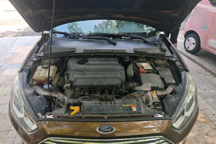 Used Ford Escort 2015 1.5L Automatic Fashion Model Engine Bay