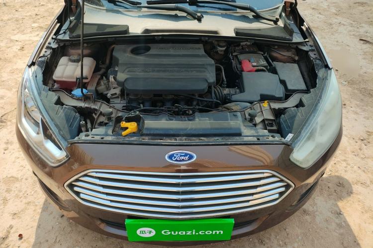 Used Ford Escort 2015 1.5L Manual Comfort Model Engine Bay