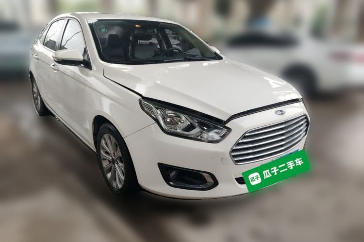Used Ford Escort 2015 1.5L Automatic Fashion Model Front Right 45 Deg