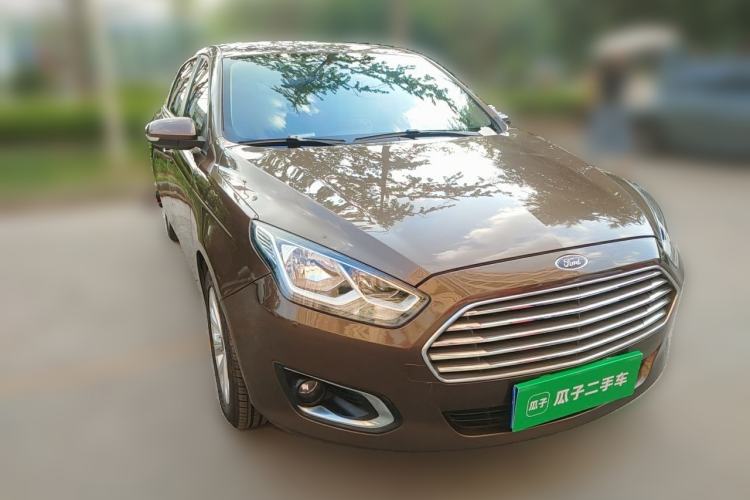 Used Ford Escort 2015 1.5L Automatic Fashion Model Front Right 45 Deg