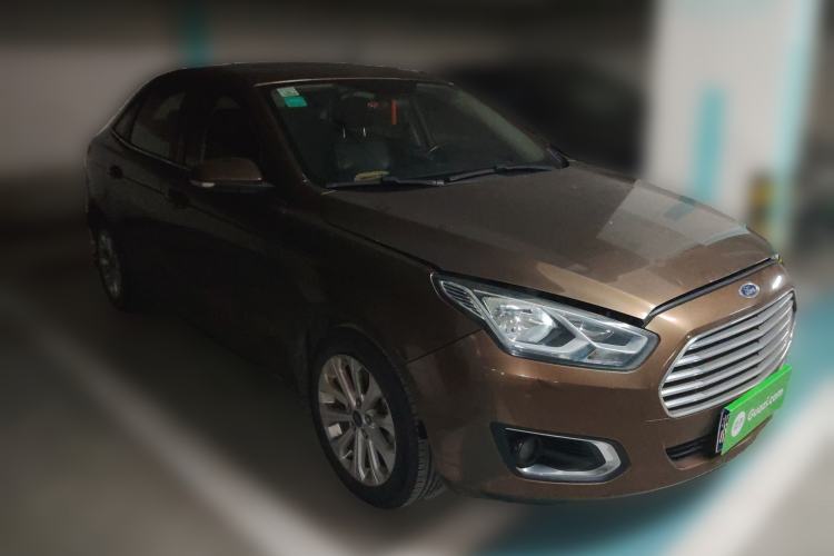 Used Ford Escort 2015 1.5L Automatic Fashion Model Front Right 45 Deg