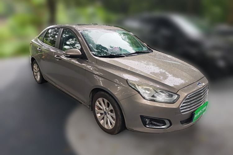 Used Ford Escort 2015 1.5L Automatic Fashion Model Front Right 45 Deg