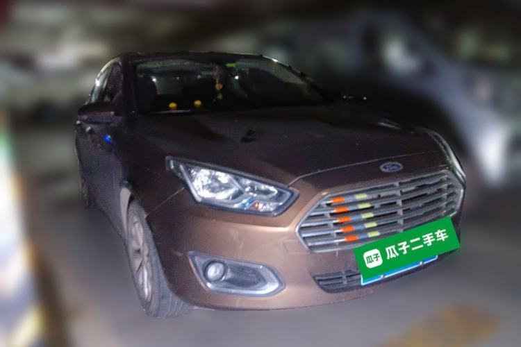 Used Ford Escort 2015 1.5L Automatic Fashion Model Front Right 45 Deg