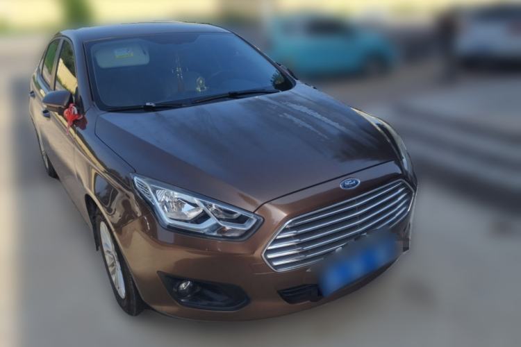Used Ford Escort 2015 1.5L Manual Comfort Model Front Right 45 Deg