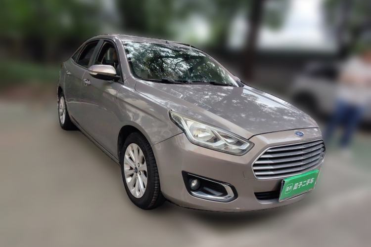 Used Ford Escort 2015 1.5L Automatic Fashion Model Front Right 45 Deg
