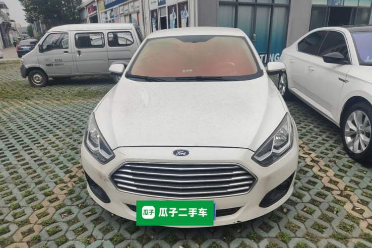 Used Ford Escort 2015 1.5L Automatic Comfort Edition Front