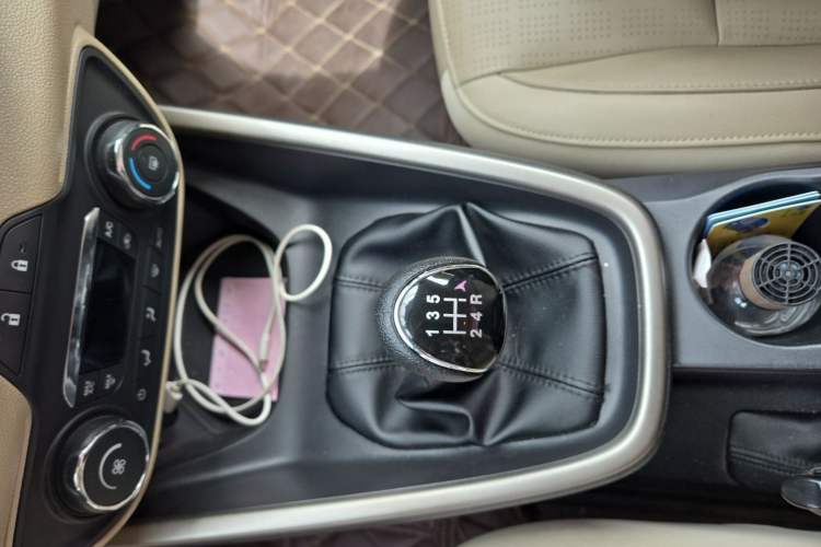 Used Ford Escort 2015 1.5L Manual Fashion Edition Gear Lever