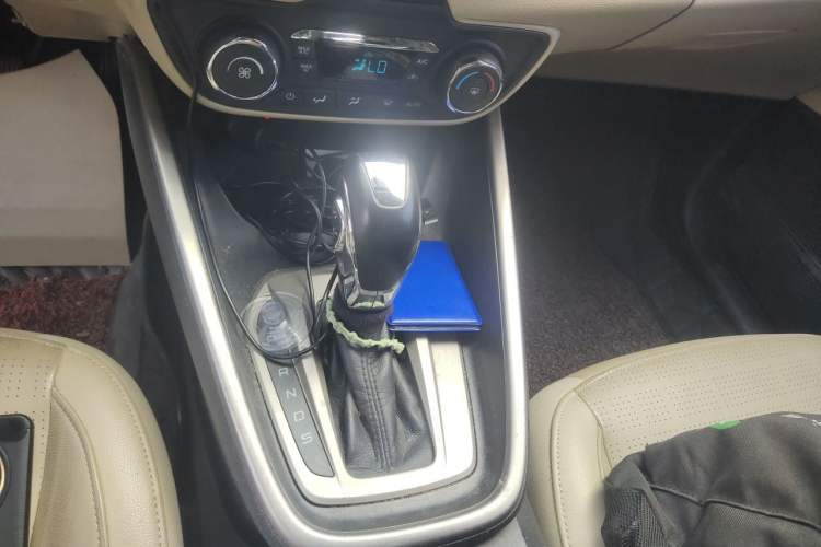 Used Ford Escort 2015 1.5L Automatic Fashion Model Gear Lever