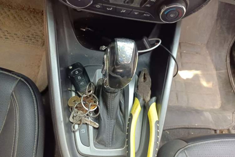 Used Ford Escort 2015 1.5L Automatic Fashion Model Gear Lever
