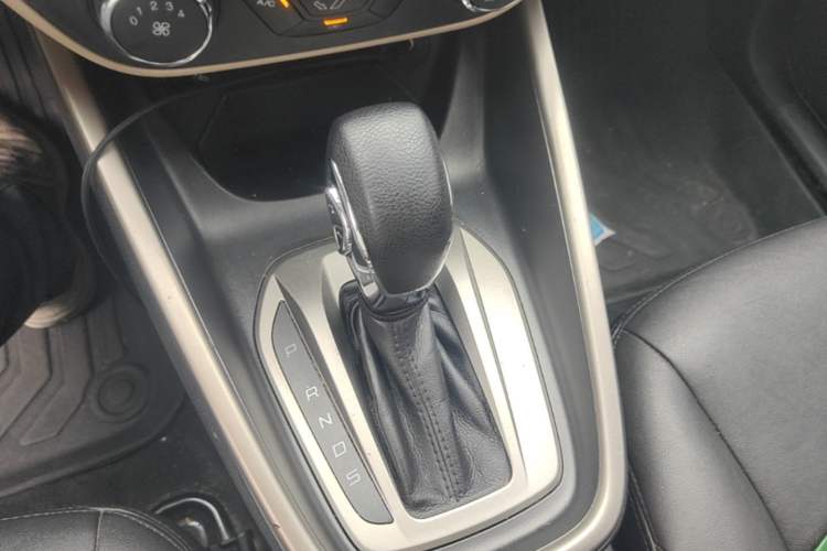 Used Ford Escort 2015 1.5L Automatic Comfort Edition Gear Lever