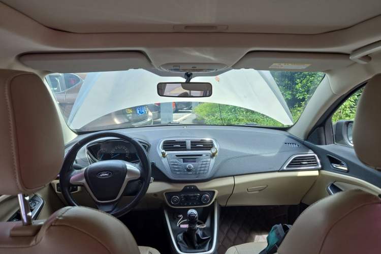 Used Ford Escort 2015 1.5L Manual Fashion Edition Headliner
