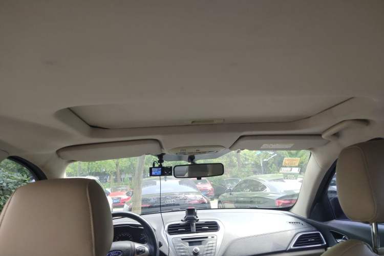 Used Ford Escort 2015 1.5L Automatic Fashion Model Headliner