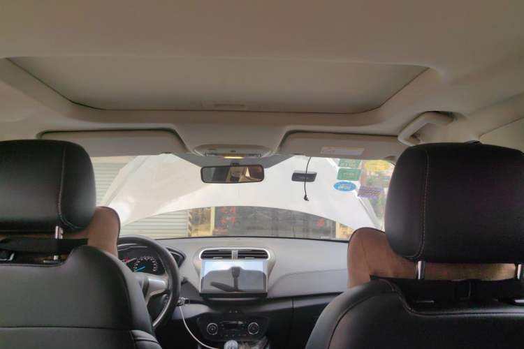 Used Ford Escort 2015 1.5L Manual Fashion Edition Headliner