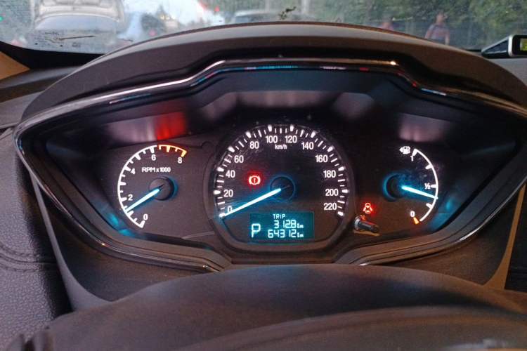 Used Ford Escort 2015 1.5L Automatic Fashion Model Instrument Cluster