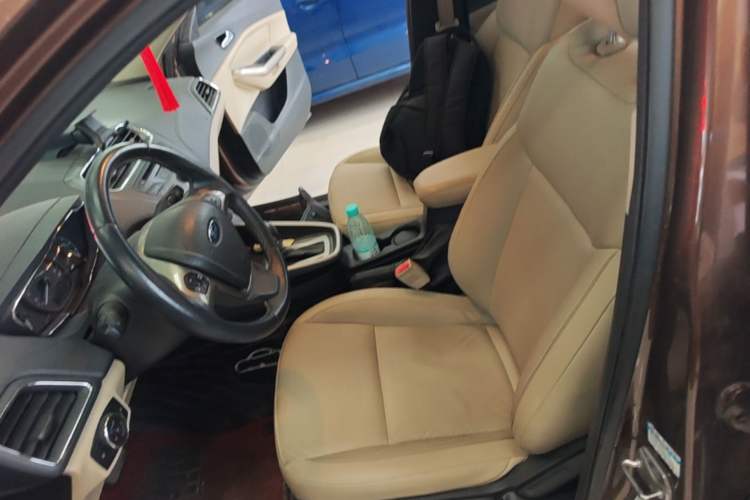 Used Ford Escort 2015 1.5L Automatic Fashion Model Left Front Seat