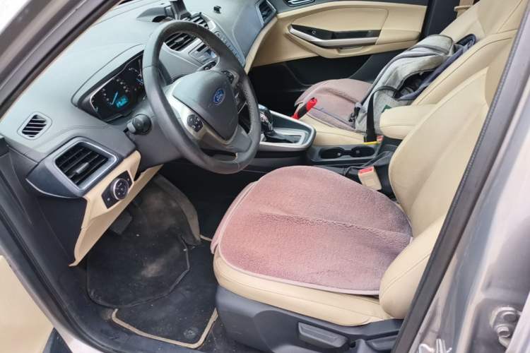 Used Ford Escort 2015 1.5L Automatic Fashion Model Left Front Seat