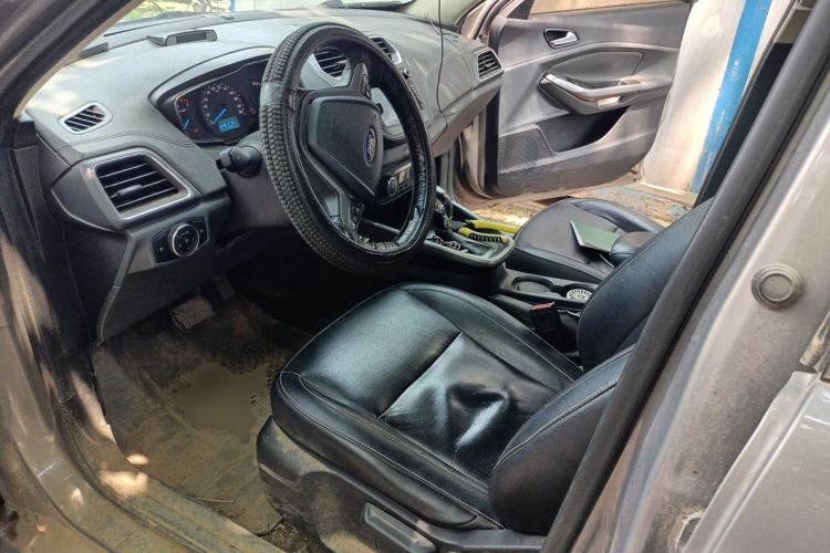 Used Ford Escort 2015 1.5L Automatic Fashion Model Left Front Seat
