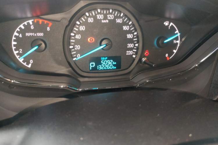 Used Ford Escort 2015 1.5L Automatic Fashion Model Odometer Close Up