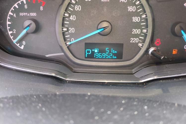 Used Ford Escort 2015 1.5L Automatic Fashion Model Odometer Close Up