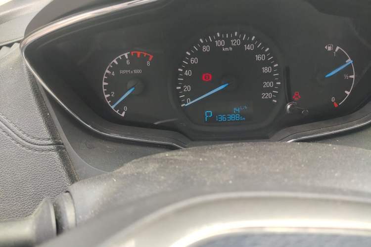 Used Ford Escort 2015 1.5L Automatic Fashion Model Odometer Close Up