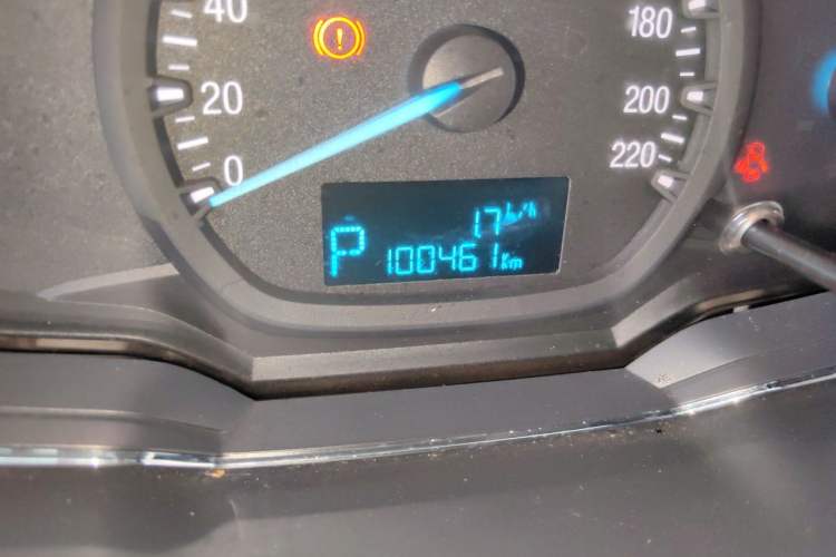 Used Ford Escort 2015 1.5L Automatic Fashion Model Odometer Close Up