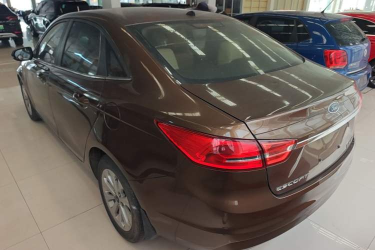 Used Ford Escort 2015 1.5L Automatic Fashion Model Rear Left 45 Deg