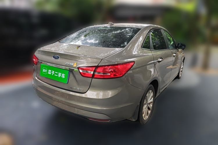 Used Ford Escort 2015 1.5L Automatic Fashion Model Rear Right 45 Deg