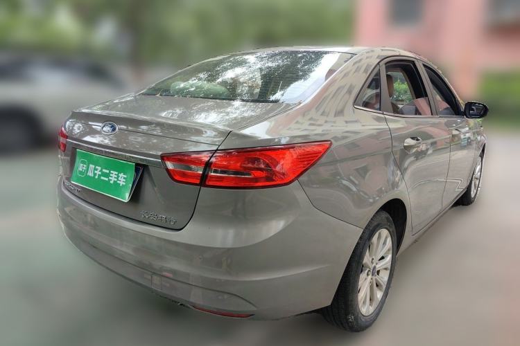Used Ford Escort 2015 1.5L Automatic Fashion Model Rear Right 45 Deg
