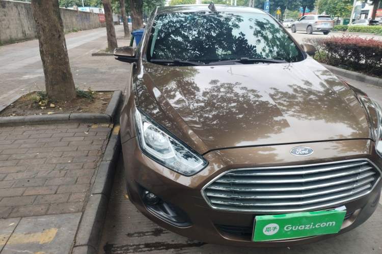 Used Ford Escort 2015 1.5L Automatic Comfort Edition Right Front Headlight