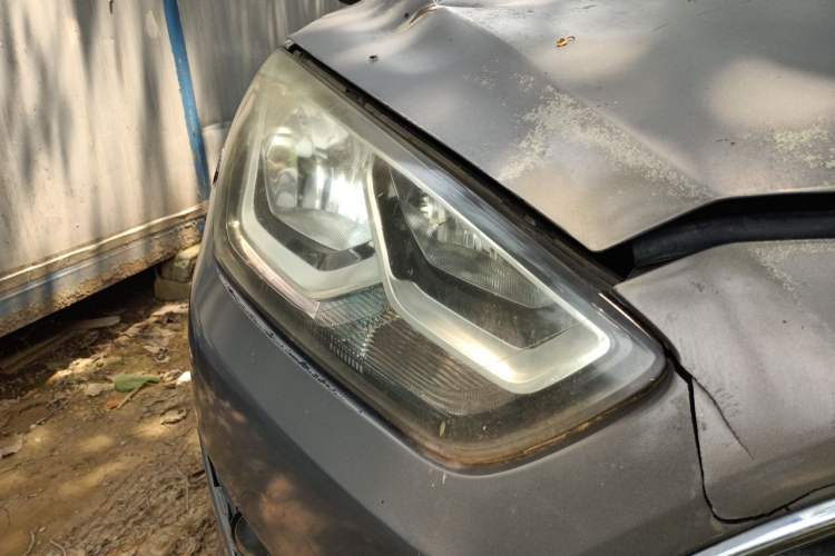 Used Ford Escort 2015 1.5L Automatic Fashion Model Right Front Headlight
