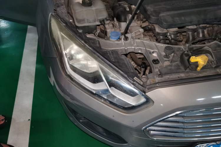 Used Ford Escort 2015 1.5L Automatic Comfort Edition Right Front Headlight