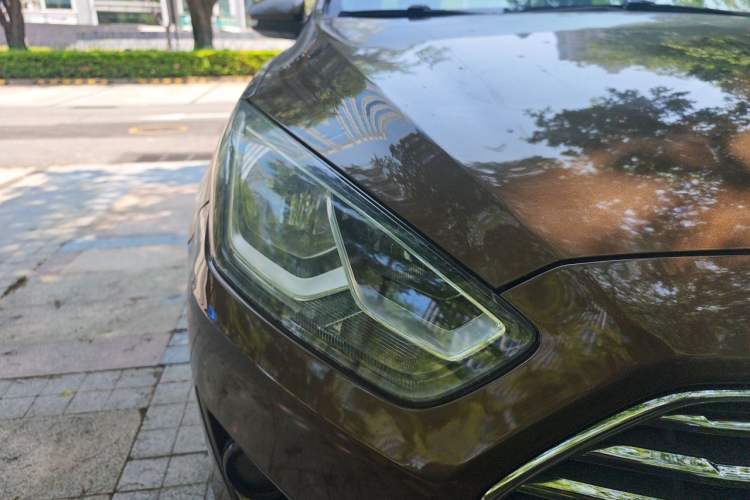 Used Ford Escort 2015 1.5L Automatic Fashion Model Right Front Headlight