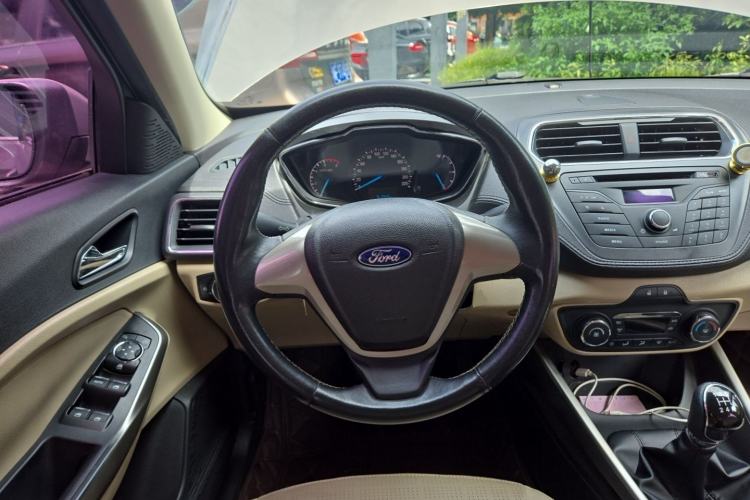 Used Ford Escort 2015 1.5L Manual Fashion Edition Steering Wheel