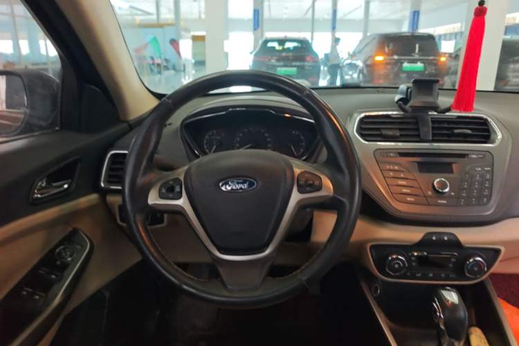 Used Ford Escort 2015 1.5L Automatic Fashion Model Steering Wheel