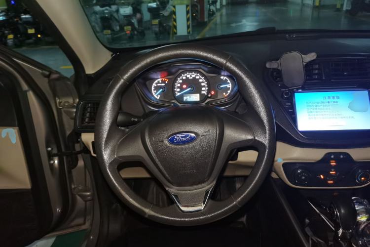Used Ford Escort 2015 1.5L Automatic Comfort Edition Steering Wheel