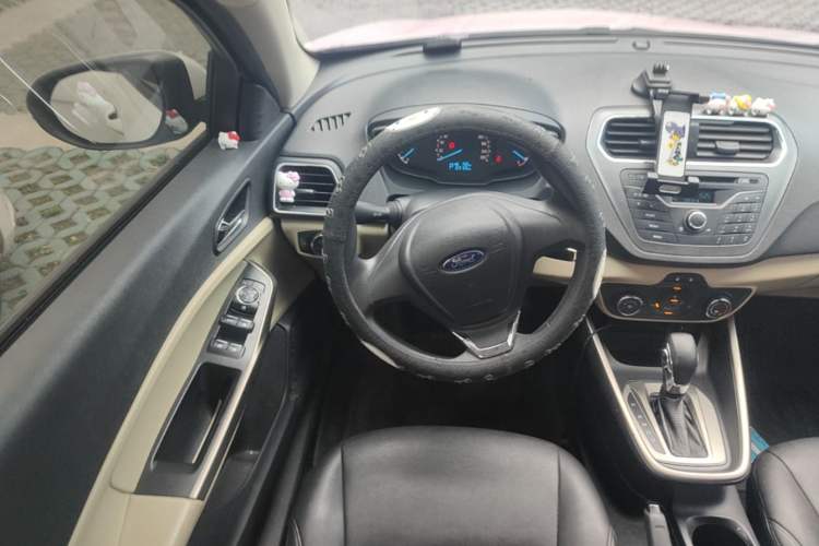 Used Ford Escort 2015 1.5L Automatic Comfort Edition Steering Wheel