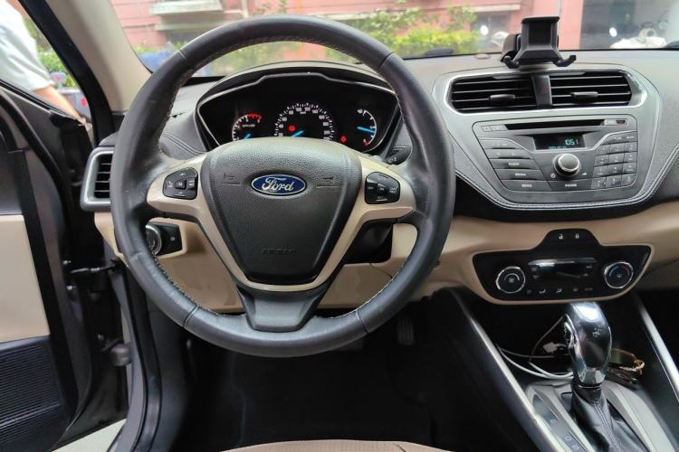 Used Ford Escort 2015 1.5L Automatic Fashion Model Steering Wheel