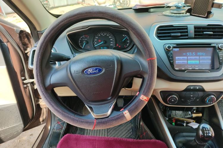 Used Ford Escort 2015 1.5L Manual Comfort Model Steering Wheel